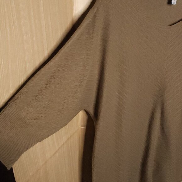 Boutique Womens Plus Tan Dolman Sleeve Sweater 1X - Picture 4 of 7